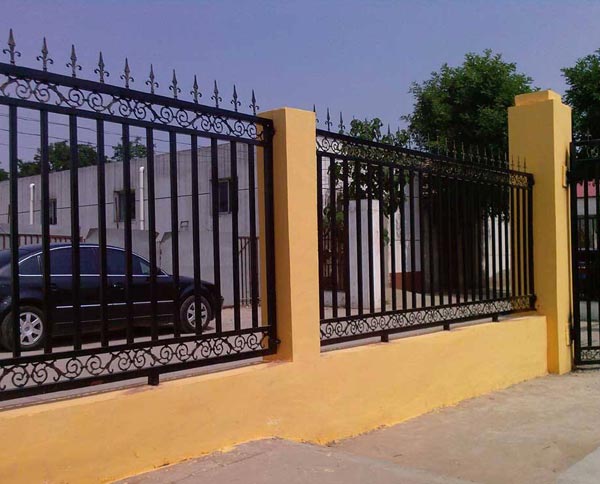 十堰鐵藝護(hù)欄有哪些方法延長使用期限？